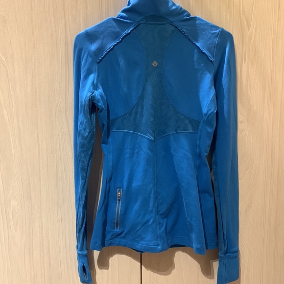 Lululemon Running Top - Sz 4 - Picture 4 of 4